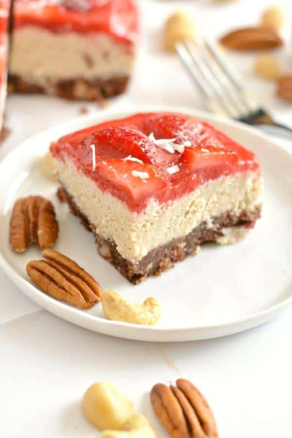 Raw Strawberry Cake (Gluten-Free)